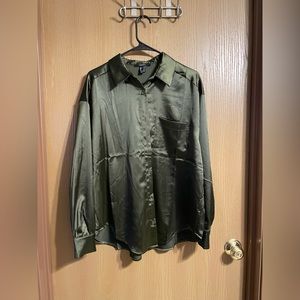 FOREVER 21 DARK GREEN BUTTON UP LONG SLEEVE TOP